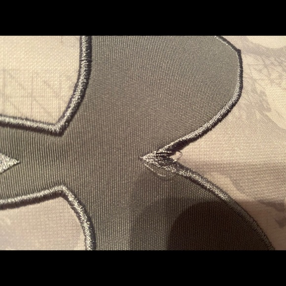 Under Armour Hoodie - Picture 5 of 5